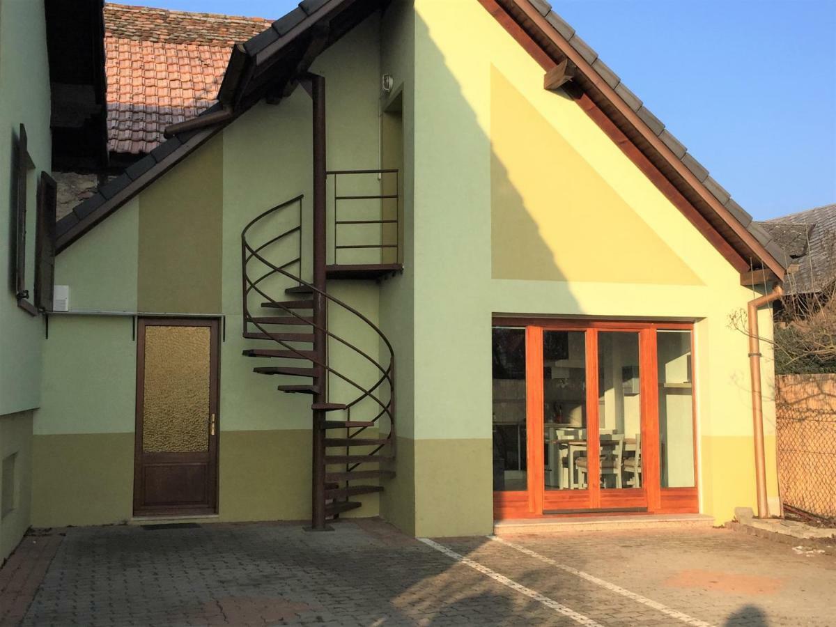 Appartement Le cigogneau-5km de Colmar à Sainte-Croix-en-Plaine Extérieur photo